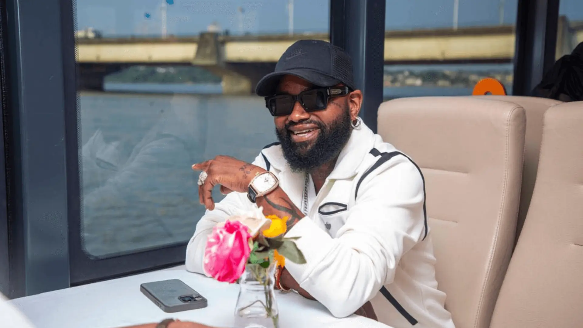 Ferre Gola souriant